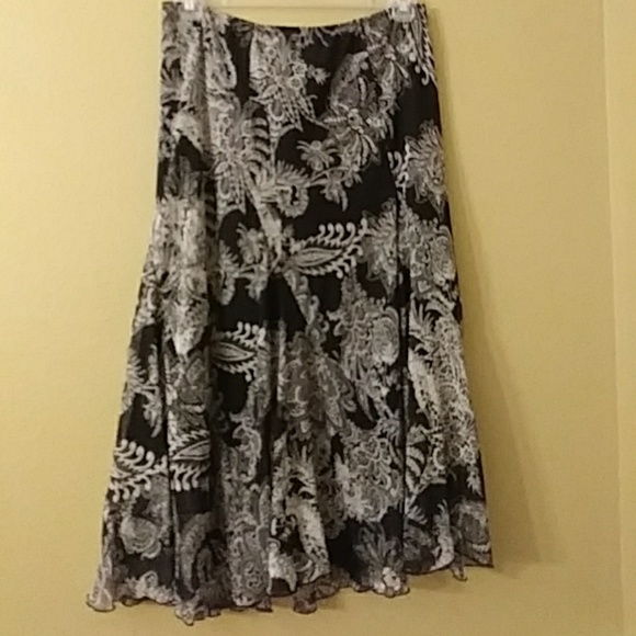 JKLA Dresses & Skirts - Gorgeous skirt